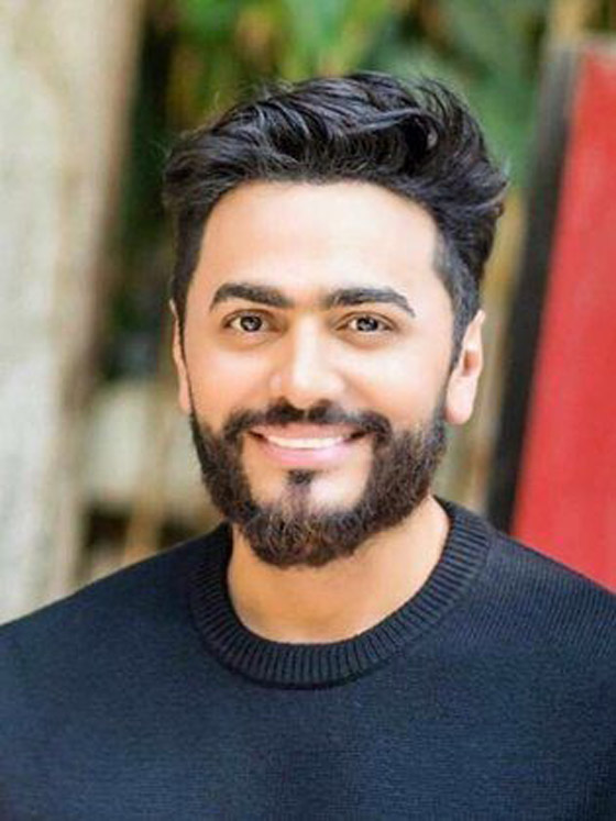 فيديو تامر حسني يفاجئ جمهوره ويؤدي رقصة الهيب هوب على المسرح صورة رقم 2