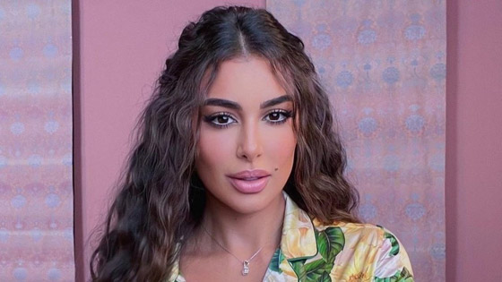 نجمات عربيات يمارسن رياضة التأمل، ابرزهن حليمة بولند ونسرين طافش صورة رقم 1