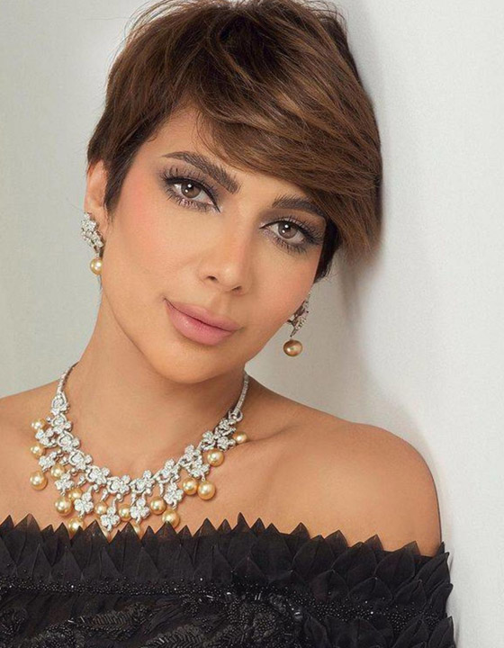لوك جديد وصادم لأصالة بفيديو كليب أغنيتها “سلطان المحبة”.. بشعر أزرق وفوشيا! صورة رقم 6