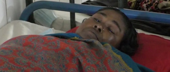 تعيش مع مقص جراحي في بطنها لمدة 20 عاماً صورة رقم 4