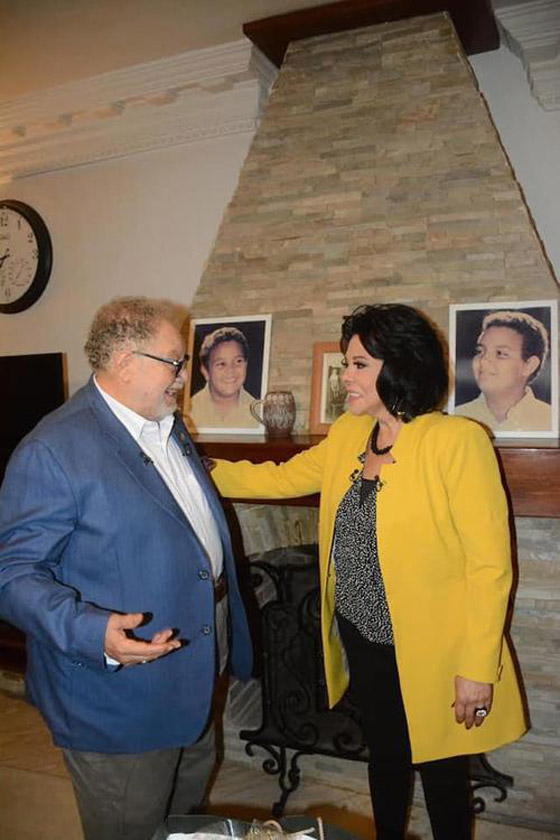 فيديو يحيى الفخراني يحكي لأول مرة أسرار حياته وعلاقته بزوجته الدكتورة المسيحية صورة رقم 2