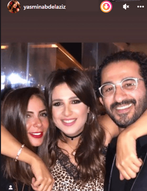 فيديو خناقة وضرب بالأيدي بين منى زكي وياسمين عبدالعزيز! أحمد السقا يتدخل للصلح! صورة رقم 2