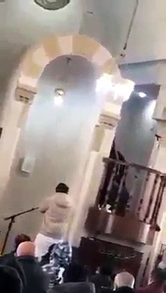 أدهم نابلسي يرفع الأذان لصلاة الجمعة من أحد مساجد الأردن صورة رقم 7