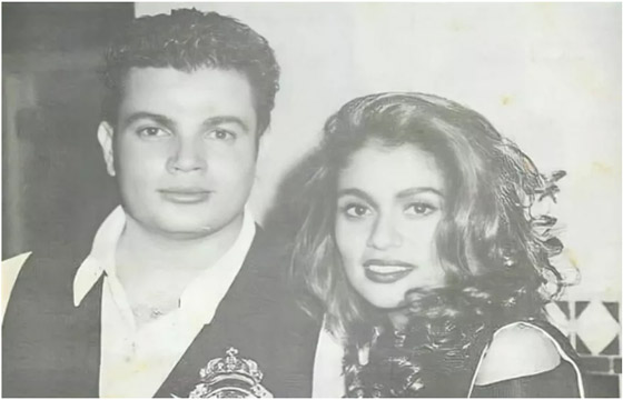 لن تصدّقوا كيف كان شكلهما.. صور نادرة لزفاف عمرو دياب وزينة عاشور قبل 28 عاما صورة رقم 3