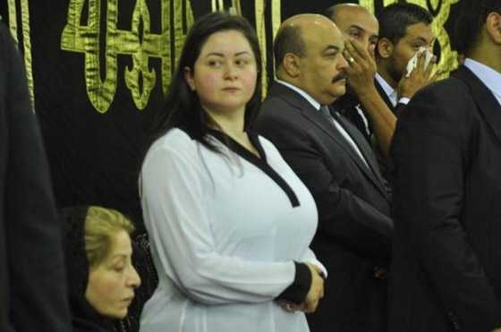 صور: مي نور الشريف في المسجد بالعباءة والحجاب: لن تصدق كم خسرت من الوزن! صورة رقم 5