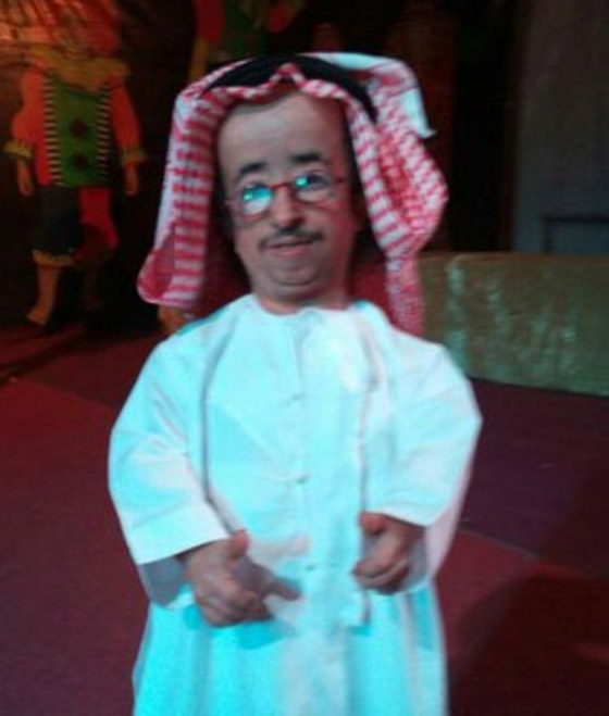 فيديو وصور: الشغل مش عيب! قزم السينما يلجأ للرقص بالحفلات والافراح لقلة التمثيل! صورة رقم 2