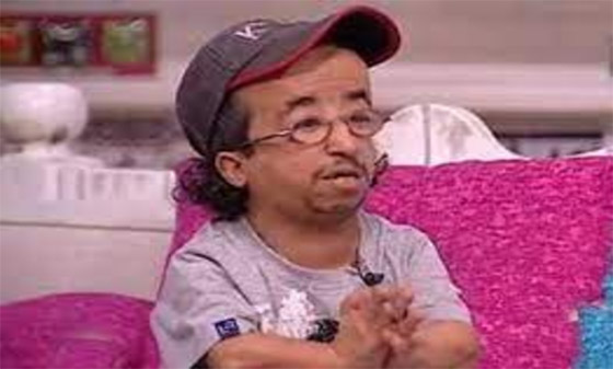 فيديو وصور: الشغل مش عيب! قزم السينما يلجأ للرقص بالحفلات والافراح لقلة التمثيل! صورة رقم 5