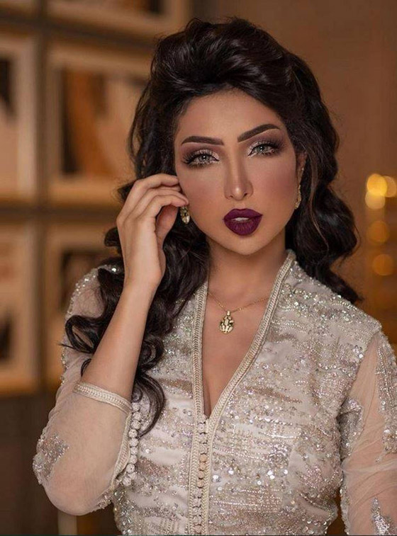 فيديو: دنيا بطمة بوصلة رقص شرقي جريئة ومثيرة والجمهور يسأل: أين زوجها؟ صورة رقم 8
