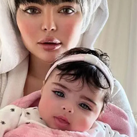 اللبنانية قمر تكشف عن صورة ابنتها و جمالها يبهر المتابعين صورة رقم 1