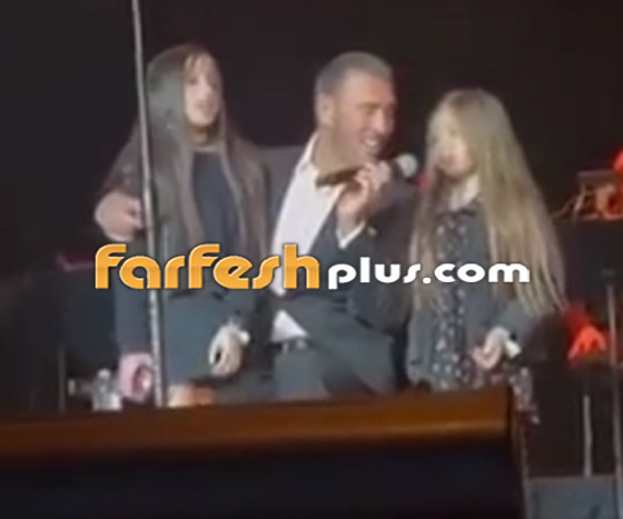 فيديو: كاظم الساهر يغني مع حفيدتيه على المسرح والجمهور يتغزل بجمالهما صورة رقم 3