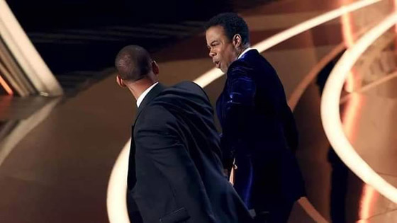 ماذا سيكون عقاب الممثل ويل سميث بعد ان صفع مقدم حفل الاوسكار؟ فيديو وصور صورة رقم 6