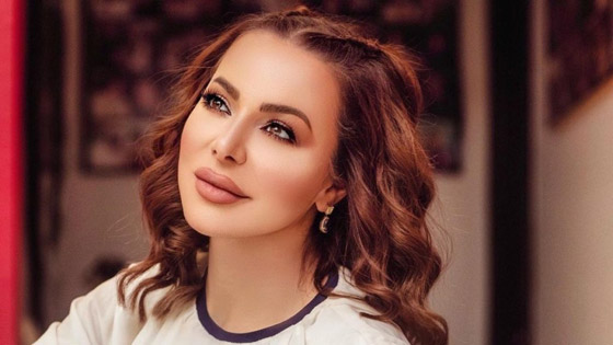فيديو: سوزان نجم الدين تتحدث بانجليزية مكسرة وتحرج نفسها بحديثها عن الزواج صورة رقم 8