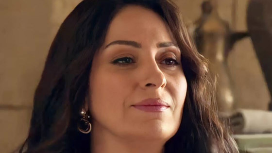 لماذا وبخت نرمين الفقي أحمد بدير قائلة 