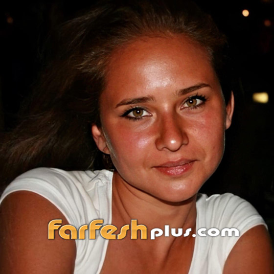 صور نادرة للنجمة نيللي كريم في طفولتها وهي ترقص الباليه صورة رقم 11