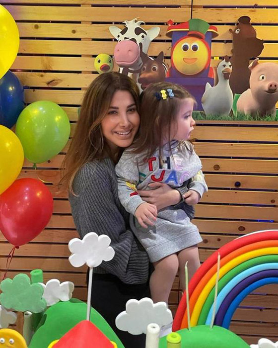 فيديو: إبنة نانسي عجرم تأسر القلوب برقتها وجمالها وحديثها بالفرنسية صورة رقم 6