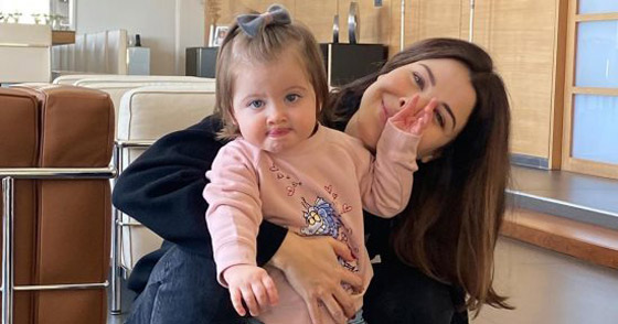 فيديو: إبنة نانسي عجرم تأسر القلوب برقتها وجمالها وحديثها بالفرنسية صورة رقم 1