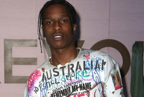 فيديو نجوم عالميين أوقفوا حفلاتهم.. وهرعوا لمساعدة المعجبين صورة رقم 9