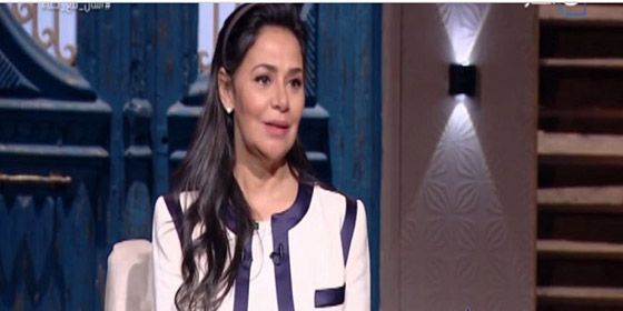 فيديو :صريح غريب من إعلامية مصرية: جربت غسل الموتى وهي 