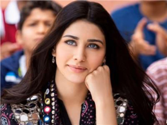 بالفيديو: مطربة هندية تغني 