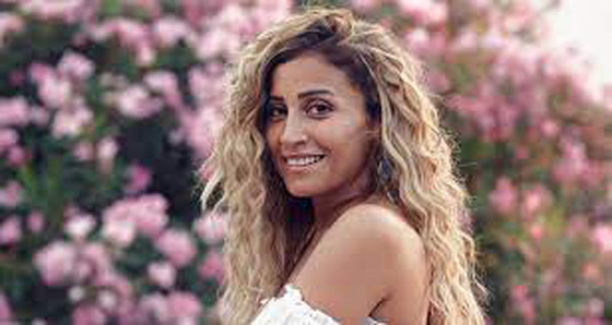 فيديو: دينا الشربيني تكشف قصة حبها مع عمرو دياب وخطفه من زوجته زينة عاشور! صورة رقم 2