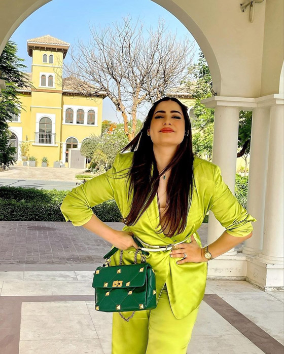 الأخضر الليموني يسحر النجمات والفاشينيستات صورة رقم 5