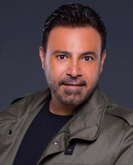 ‏فيديو وصور عاصي الحلاني في رقصة غريبة على المسرح تثير التساؤلات صورة رقم 6