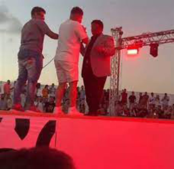 فيديو وصور قبلة عمر كمال وعبد الباسط حمودة على الفم تذهل الجميع واتهامهما بالشذوذ! صورة رقم 1