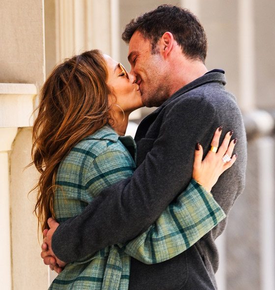 بعد علاقة دامت 20 عاما.. جينيفر لوبيز وبن أفليك يدخلان القفص الذهبي.. صور صورة رقم 8