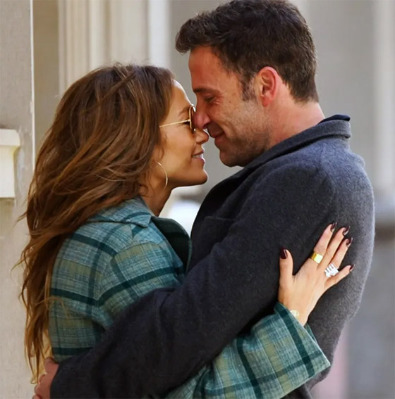 بعد علاقة دامت 20 عاما.. جينيفر لوبيز وبن أفليك يدخلان القفص الذهبي.. صور صورة رقم 13