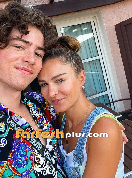 صورة سوسن أرشيد بالمسبح مع شقيقها المثلي تغضب الجمهور! موجة هجوم واستنكار كبيرة! صورة رقم 4