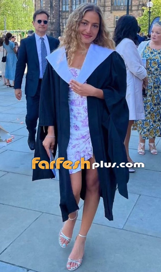 صور كنزي عمرو دياب تحتفل بتخرجها مع والدتها وشقيقتها وبغياب والدها صورة رقم 3