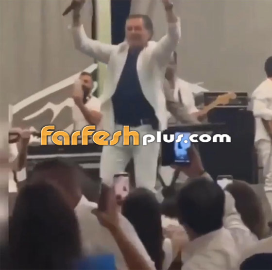 فيديو راغب علامة يثير ضجة بـ رقصته الغريبة في حفله الأخير صورة رقم 3