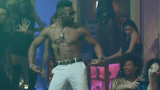 فيديوهات أغرب رقصات النجوم على المسرح .. منهم راغب علامة، روبي وعمرو دياب صورة رقم 5