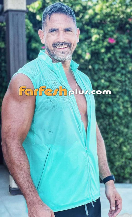صور أمير كرارة في المسبح مع ابنته الشابة.. وزوجته تخطف الأنظار بجمالها صورة رقم 4