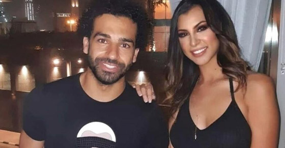 محمد صلاح يفاجئ عروسين ويقتحم زفافهما.. وما علاقته بملكة جمال مصر؟ صورة رقم 6