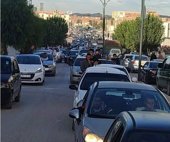 قصة مؤثرة: دموع أم جزائرية تُحول زفاف ابنها الفقير لحفل أسطوري! صورة رقم 9