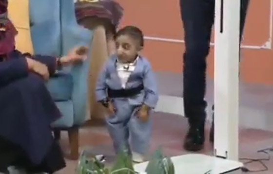 طوله 64.7 سنتيمتر.. شاب إيراني يستعد للقب أقصر رجل في العالم صورة رقم 5