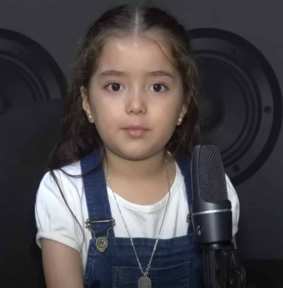 نجت من الموت بأعجوبة.. طفلة سورية تفوز بـ