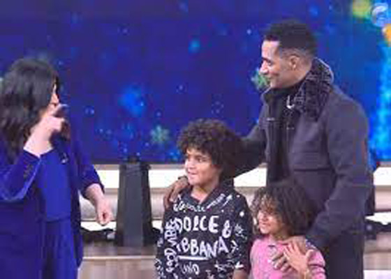 فيديو: محمد رمضان يظهر مع ابنيه لأول مرة وابنته تقلّده وتخطف الانظار بشقاوتها صورة رقم 8