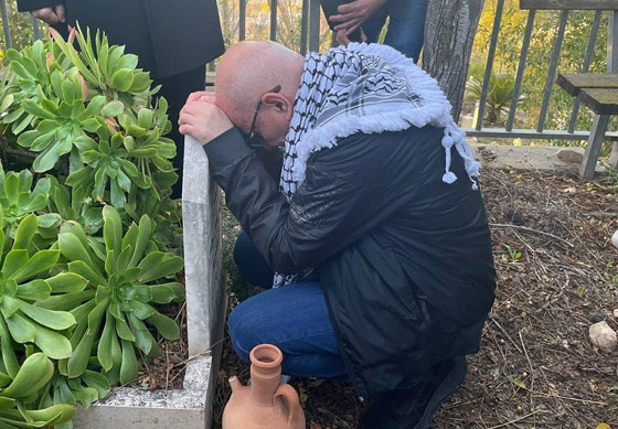 بعد 40 عاما في السجون.. الإفراج عن عميد الأسرى الفلسطينيين كريم يونس صورة رقم 1