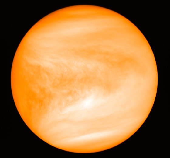 يومه أطول من عامه.. كل ما تريد معرفته عن كوكب الزهرة 