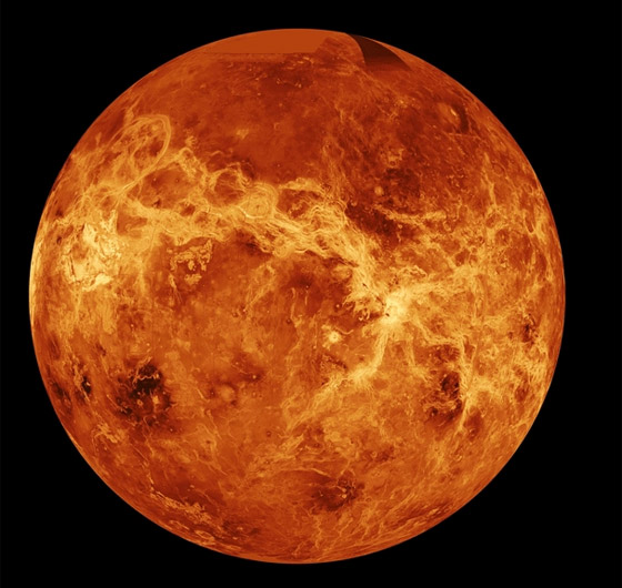 يومه أطول من عامه.. كل ما تريد معرفته عن كوكب الزهرة 