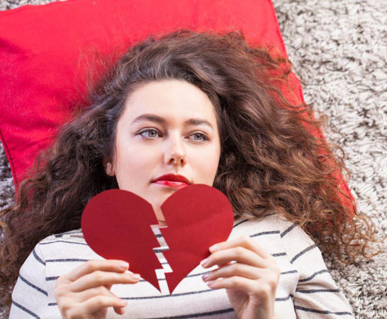 تعرفوا إلى مواليد 6 أبراج لا تؤمن بالحب الحقيقي صورة رقم 1