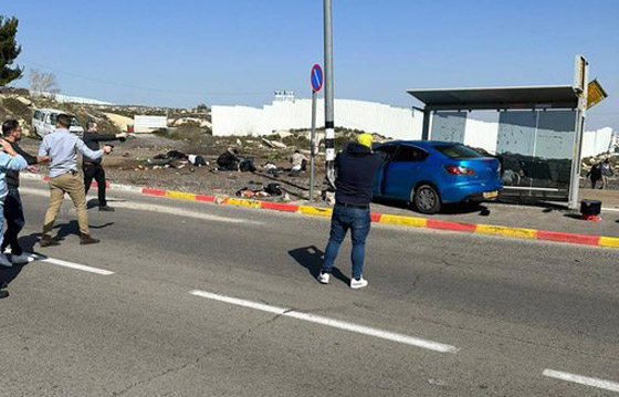 مقتل مستوطنيْن وإصابة 5 في عملية دهس بالقدس (فيديو وصور) صورة رقم 6