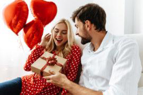 4 أبراج تشتري هدايا ثمينة للحبيب في الفالنتاين (عيد الحب).. هل انت من بينها؟ صورة رقم 3