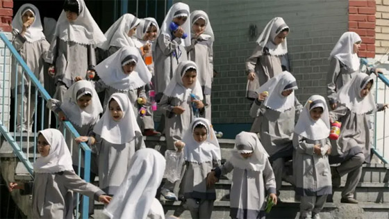 تسميم طالبات إيران.. يعيد شبح حرق نساء أصفهان بالأسيد صورة رقم 1
