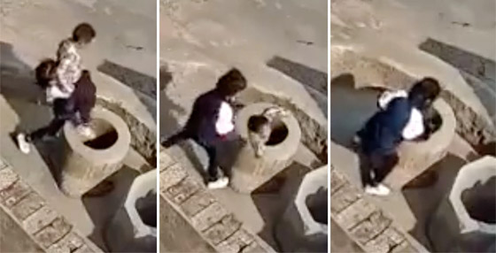 فيديو صادم: طفلة صينية تتسلى بإلقاء طفل صغير في بئر عميقة! صورة رقم 3