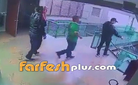 فيديو صادم: سجين قفز من أعلى الدرج أمام حراسه ليلقى حتفه! صورة رقم 2