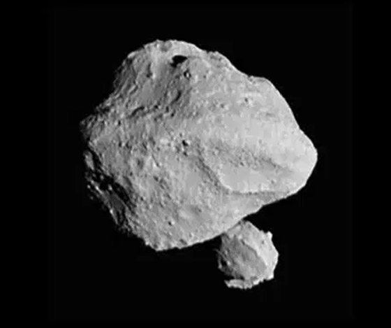 مفاجأة علمية.. مركبة فضائية ذهبت لتستكشف كويكبا فاكتشفت قمرا صغيرا صورة رقم 3