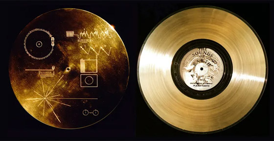 البشر يرسلون سجلات خلع الملابسفية بالأرض للكائنات الفضائية (صور) صورة رقم 1